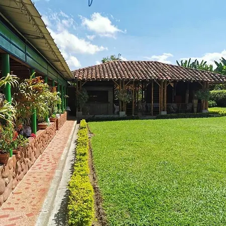 Alojamiento El Recuerdo Montenegro Exterior photo